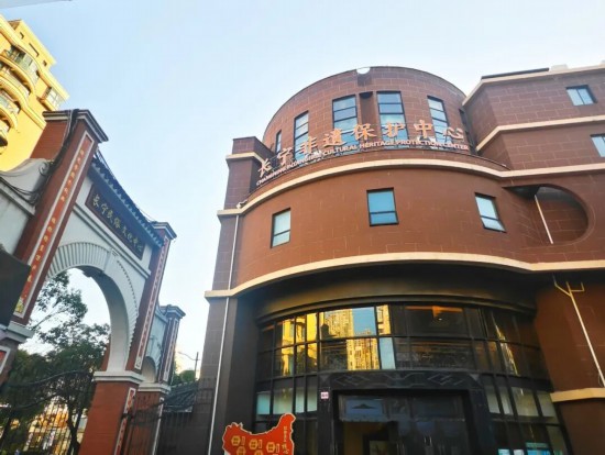 Kaiyun中国：写春联、剪窗花、猜灯谜……解锁沪上地道年味(图8)