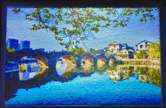 Kaiyun中国：写春联、剪窗花、猜灯谜……解锁沪上地道年味(图2)