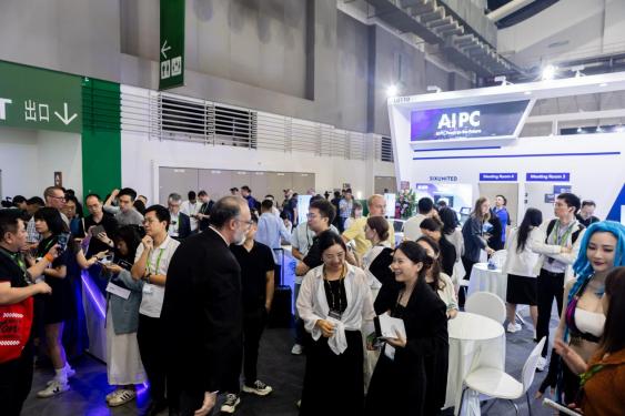 开云网站：六联智能AI及裸眼3D技术在台北电脑展大放异彩未来将以台湾为战略据点辐射全球(图2)