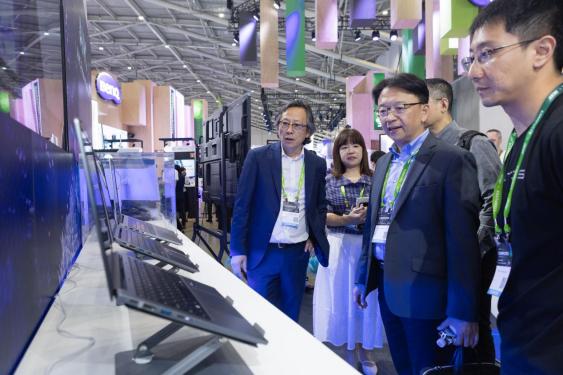 开云网站：六联智能AI及裸眼3D技术在台北电脑展大放异彩未来将以台湾为战略据点辐射全球(图3)