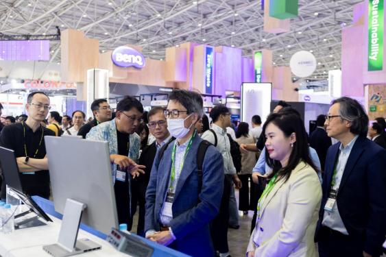 开云网站：六联智能AI及裸眼3D技术在台北电脑展大放异彩未来将以台湾为战略据点辐射全球(图5)